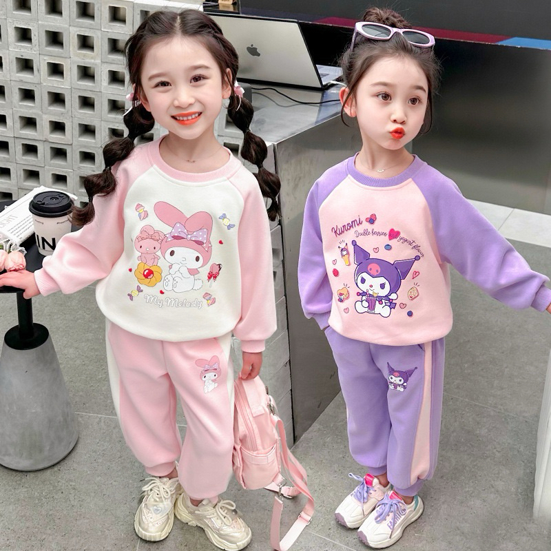 พร้อมส่ง ชุดเซ็ตกันหนาวเด็กลายการ์ตูนสีม่วงกับสีชมพู สีสันสดใส ผ้าหนาพอสมควร ไม่บางไป 7005