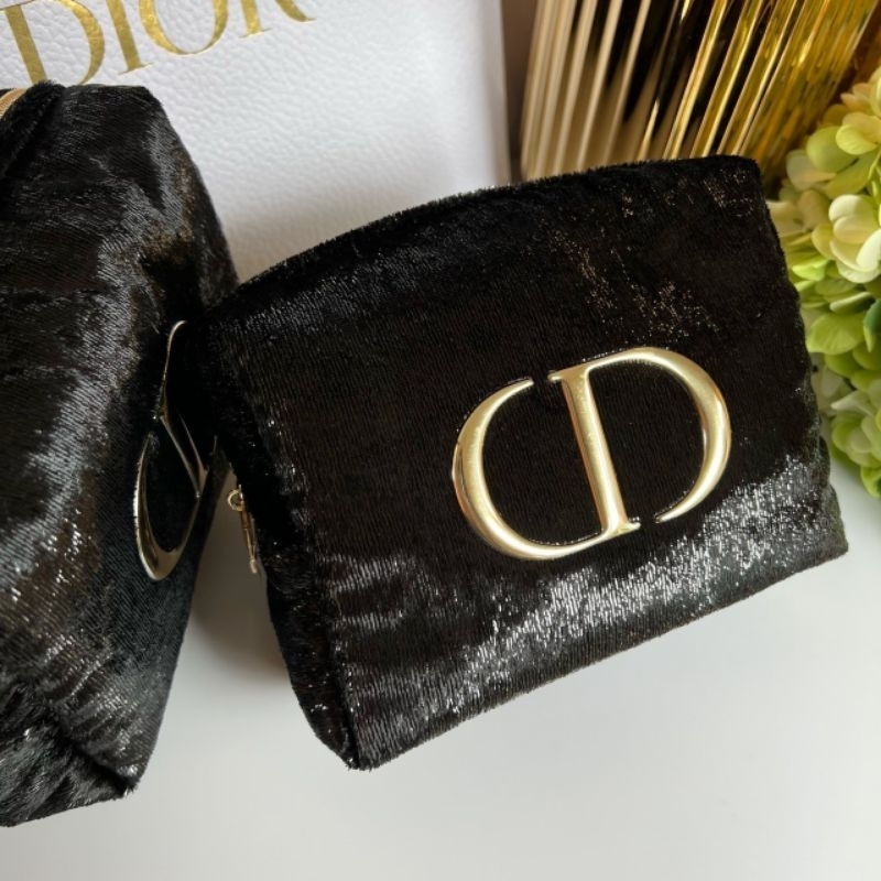 Dior Cosmetic Pouch Bag - กระเป๋าทรงสี่เหลี่ยมหมอน เลื่อมดำ