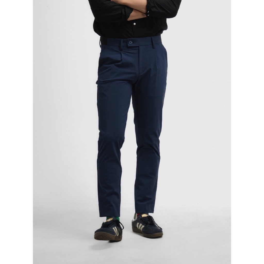 era-won กางเกงขายาว เอวยางยืด รุ่น GOLF FABRIC PANTS ขอบยางสีดำ สี Blue