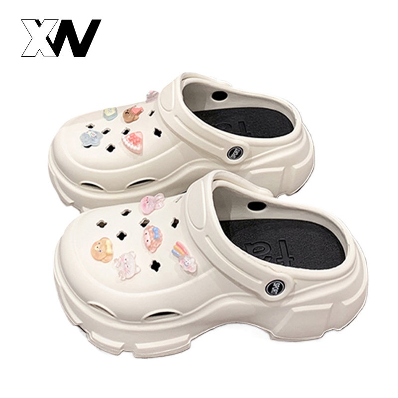 XWbrand สินค้าแนะนำ รองเท้าแตะแบบสวมหัวโต งานดี ราคาสุดคุ้ม ฟรีตัวติดเซ็ทน่ารักๆ รุ่นนี้พื้นนิ่มมาก ใครชอบนิ่มๆจิ้มเลย