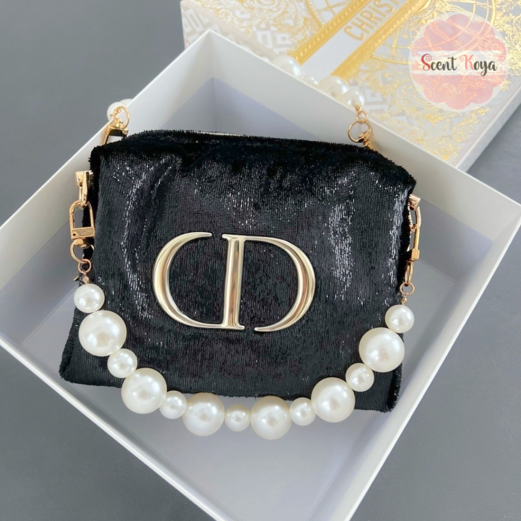 ของแท้ >> Dior Cosmetic Pouch Bag - กระเป๋าทรงสี่เหลี่ยมหมอน เลื่อมดำ