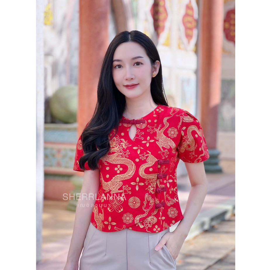 เสื้อตรุษจีน ผ้าฝ้ายพิมพ์ลายทรงเว้าคอหยดน้ำ – โปรปัง