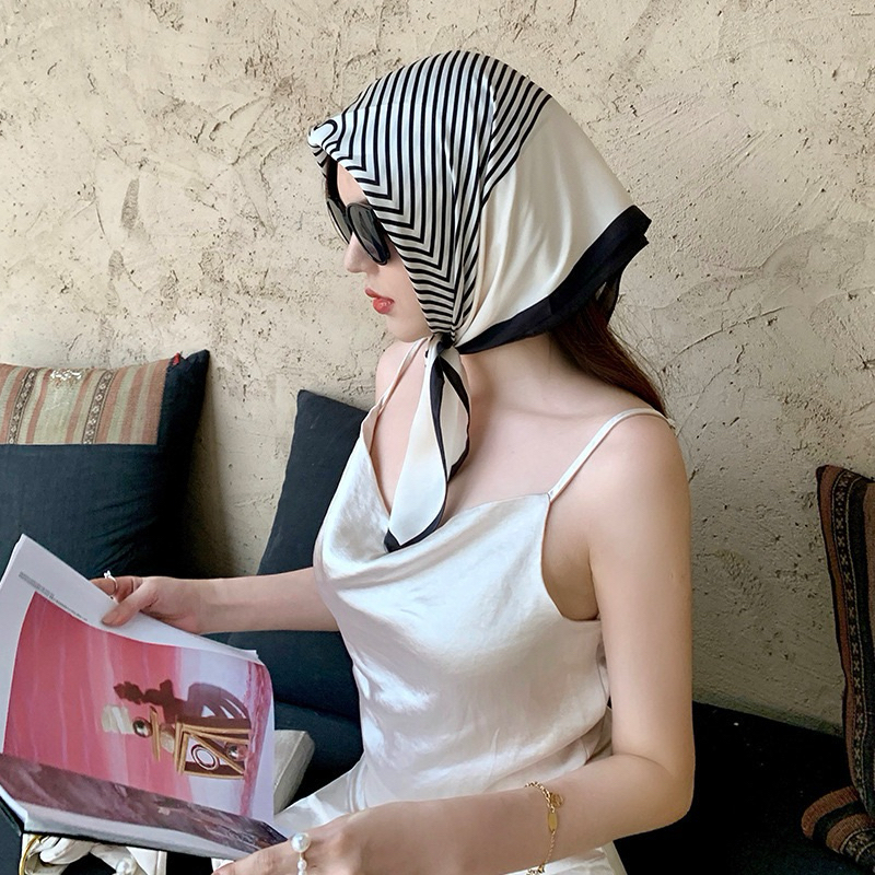 [พร้อมส่ง]🇹🇭ผ้าพันคอซาติน ลื่นๆเงาๆ โพศรีษะใส่ออกเดท พร็อคถ่ายรูป