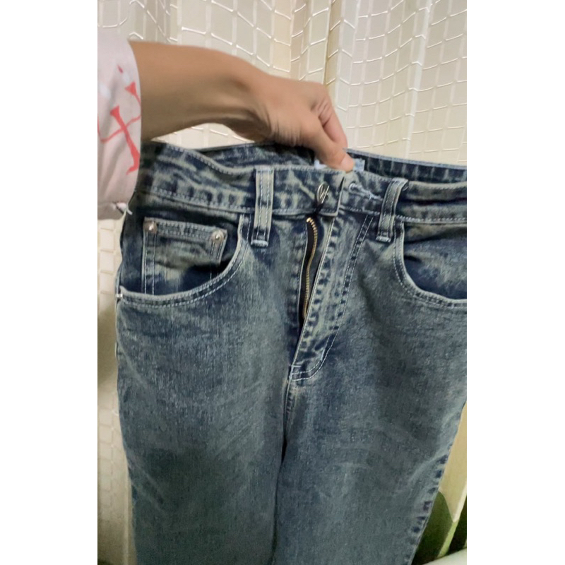 ส่งต่อ กางเกงยีนส์ ขาม้า Wanwi Jeans