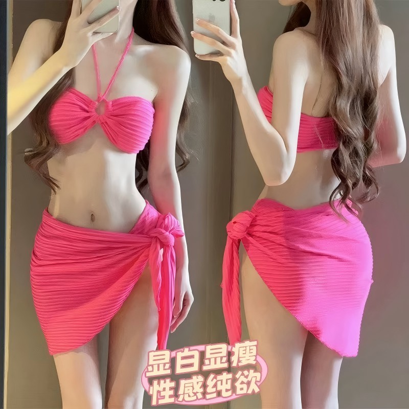 🌸Swift Bra🌸Sexy bikini บิกินี่ 3 ชิ้น ชุดว่ายน้ำแฟชั่น คล้องคอกระโปรงผูกข้างทรงเข้ารูปผ้าเนื้อดี