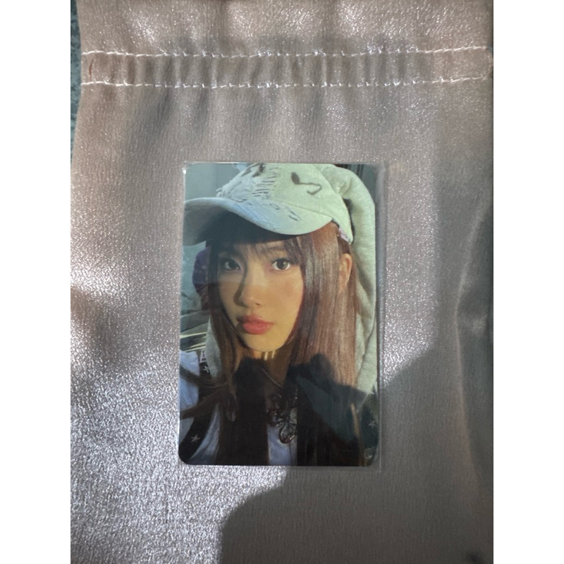 CARD HYEIN NEW JEANS OFFICIAL OMG