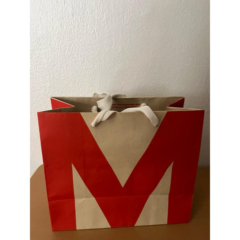 ถุงกระดาษ 24x21x12 cm และ 48x35x16 cm ส่งต่อ