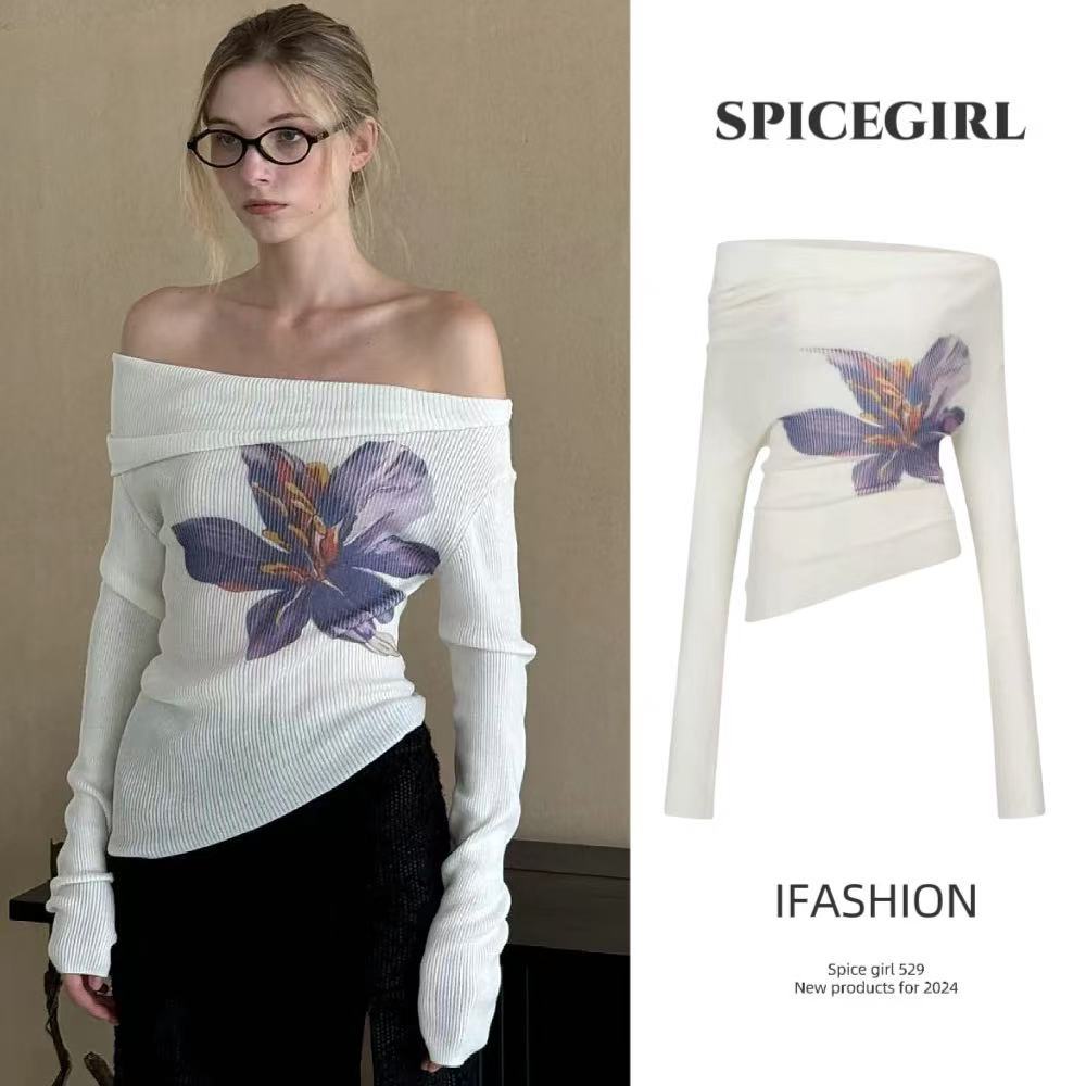 Spice Girl พร้อมส่งไทย เสื้อเปิดไหล่สีขาว ลายดอกไม้สีม่วง สไตล์Y2K ทรงเข้ารูปพอดี เนื้อผ้านุ่มมากใส่สบาย เซ็กซี่เบาๆ