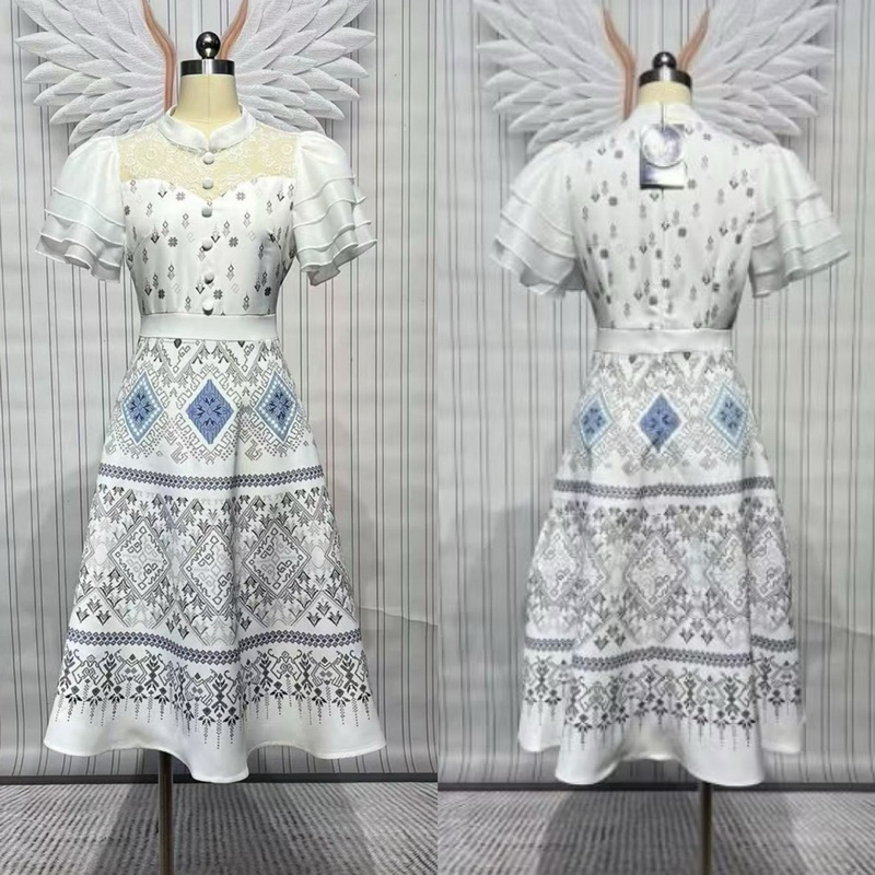 (,l,xl,2xl) เดรสยาว ลายไทย แขนระบาย สีขาว งานป้าย chalita