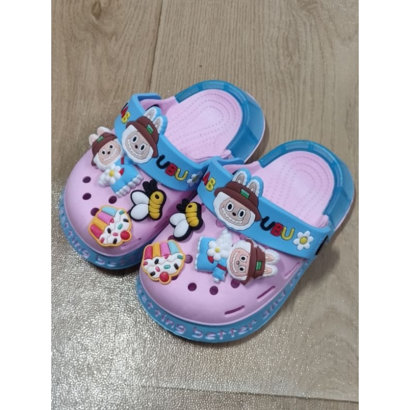 รองเท้าเด็ก รัดส้น มีไฟ ที่พื้นรองเท้า  ลายลาบูบู้