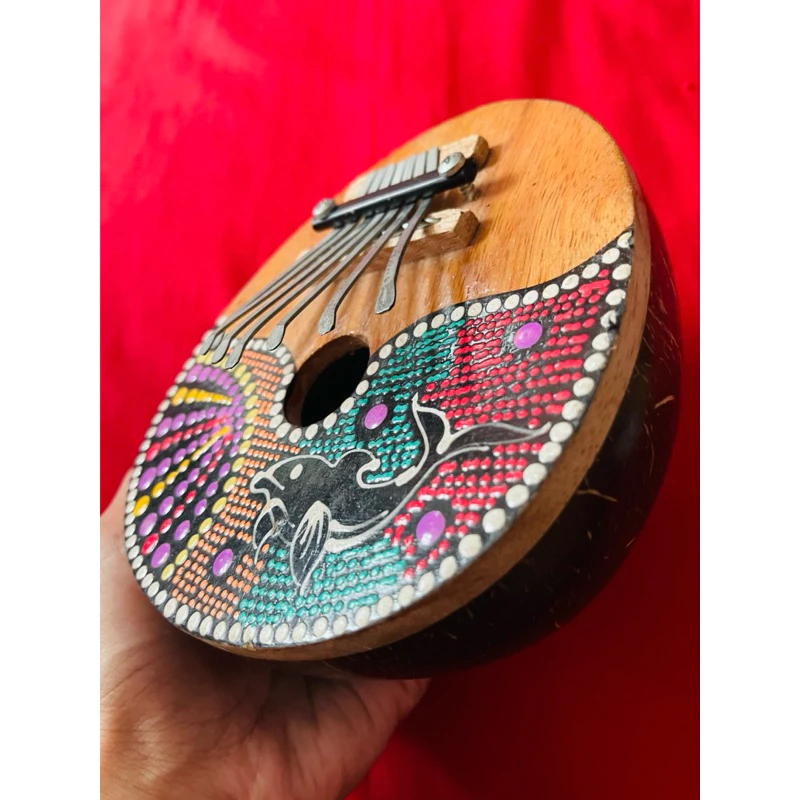 เครื่องดนตรี Kalimba 7 คีย์ ลายแมนดาล่า ปลาโลมา thumbnail 6