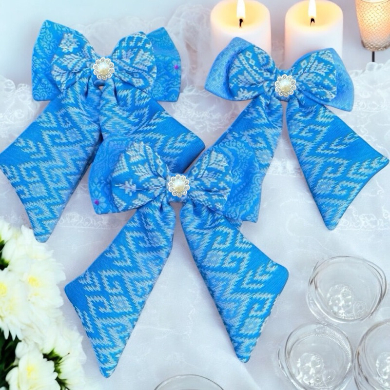 กิ๊บผ้าไทย กิ๊บติดผมผ้าไทย โบว์ลายไทย โบว์ผ้าไทย กิ๊บติดผม ( ติดเกสรมุกทุกชิ้น) 📌พร้อมส่งยางมัดผม กิ๊บติดผมลายไทย - รูปที่ 2