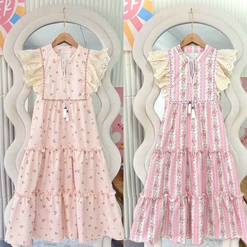เดรสทรงมินิมอล แขนแต่งลูกไม้ฉลุ