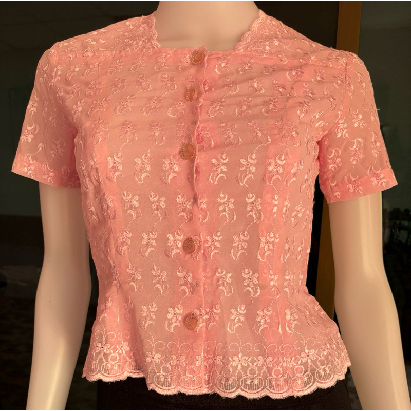 เสื้อผ้าลูกไม้ปักฉลุ งานมือ 1 เคลียร์สต็อกค่ะ มีหลายสีค่ะ ไม่มีซับ ไม่อัดกาว เสื้อไซส์เดียว อก 32“ ยาว 19.5” วงแขน 16“