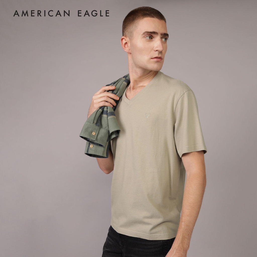 American Eagle Butler V-Neck T-Shirt เสื้อยืด ผู้ชาย คอวี (NMTS 017-1541-341)