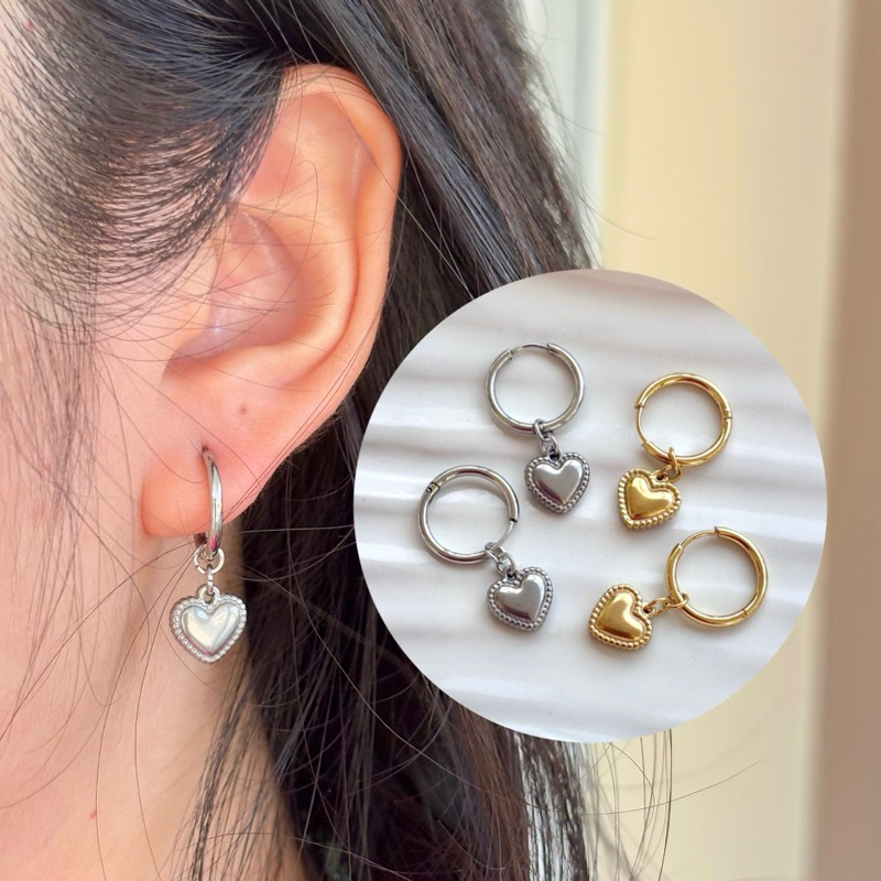 Piing me Stainless Steel Earrings | ต่างหูสแตนเลสแบบห่วงพร้อมจี้หัวใจ 🩶