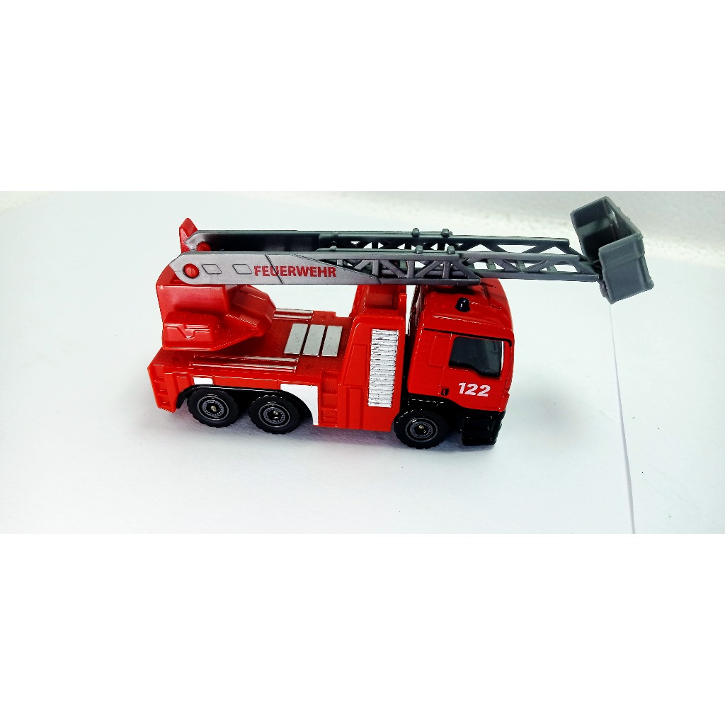 โมเดลรถ มาจอเร็ท Majorette FEUERWEHR  122  รถดับเพลิง 1/87 ใหม่ 100 %