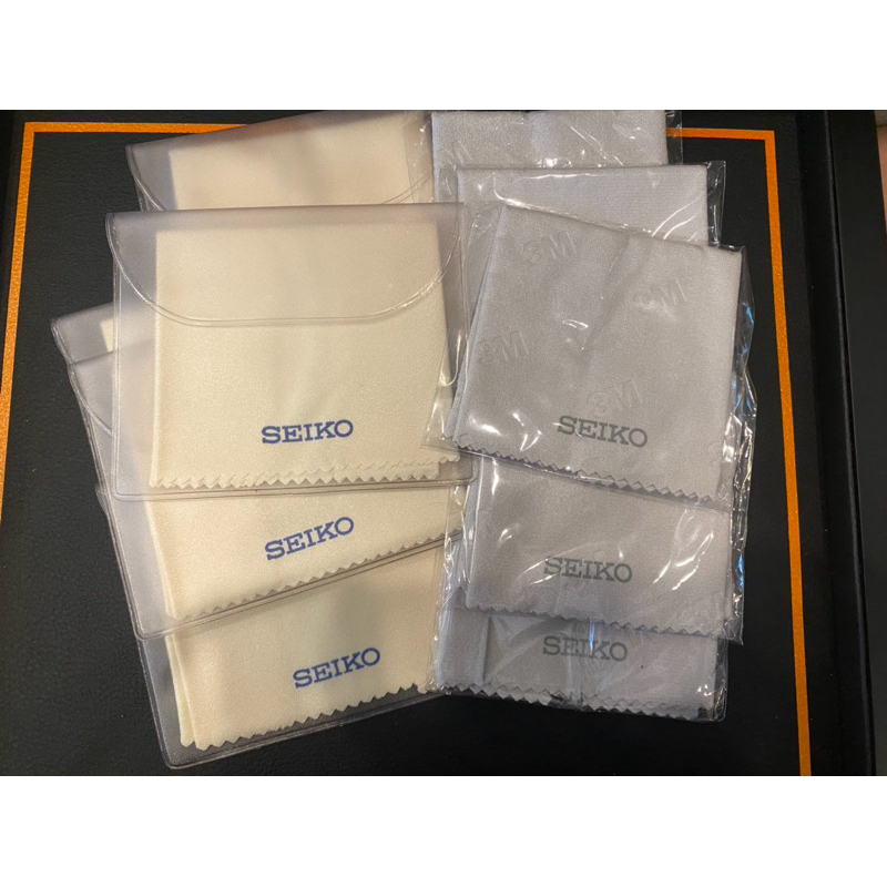 ผ้าเช็ดนาฬิกา Seiko ของแท้ สีครีมพร้อมซองใส่ สีเทาผ้าหนลาย3M