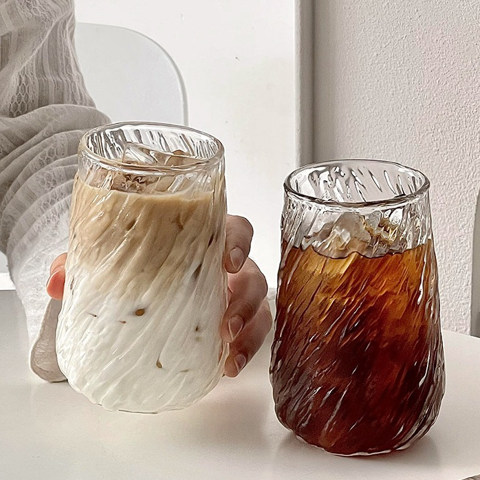 พร้อมส่งในไทย แก้วเครื่องดื่มลายแปลกใหม่ สวย น่ารักสไตล์เกาหลี เนื้อแก้วใส จับถนัดมือ - รูปที่ 3