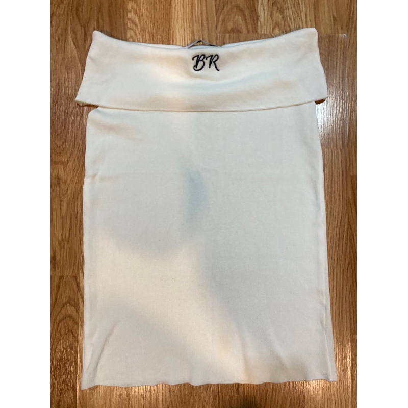 เสื้อปาดไหล่ผ้าไหมพรม ป้าย  bubble bears อก 34-36 ความยาว 20