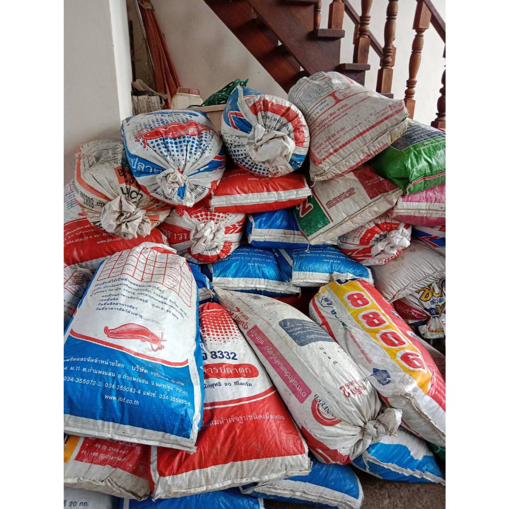 ปุ๋ยคอก  ปุ๋ยขี้วัว กระสอบละ 99 บาท บรรจุเต็มกระสอบ ประมาณ 10กก