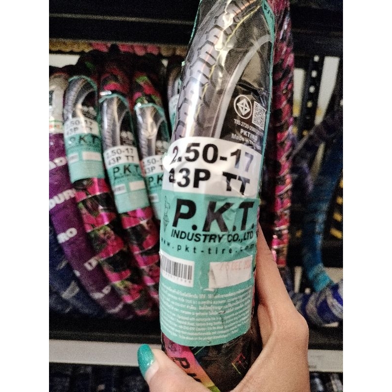 ยางนอกใหม่ขอบ17ยี่ห้อ PKTลายแม็คซิ่ง  2.50-17 (YK-25017-N1)