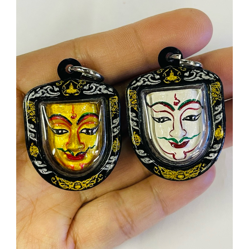 หน้ากากพระลักษณ์หน้าทอง อุดหนุนดวงชะตานะเมตตามหานิยม เนื้อผงว่านมหาเมตตา มีไว้ไม่ต้องลงนะหน้าทองก็ได้เพราะมีผลเท่ากัน