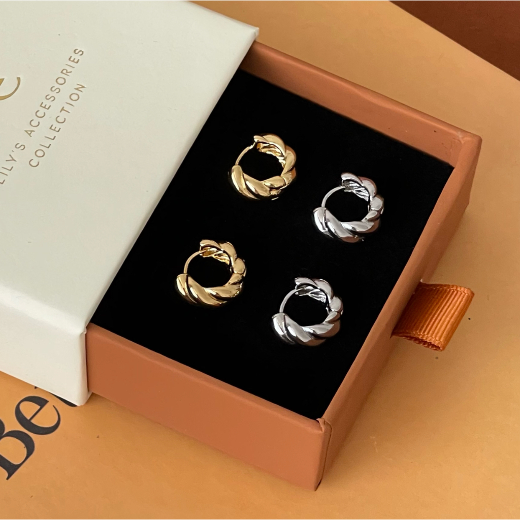 LAC.COLLECTION - Twist Hoop Earrings