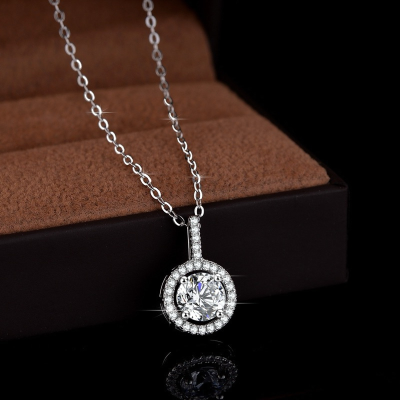 Reraya สร้อยคอฝังเพชร moissanite  1 กะรัต เงินแท้ 92.5% ชุบทองคำขาว