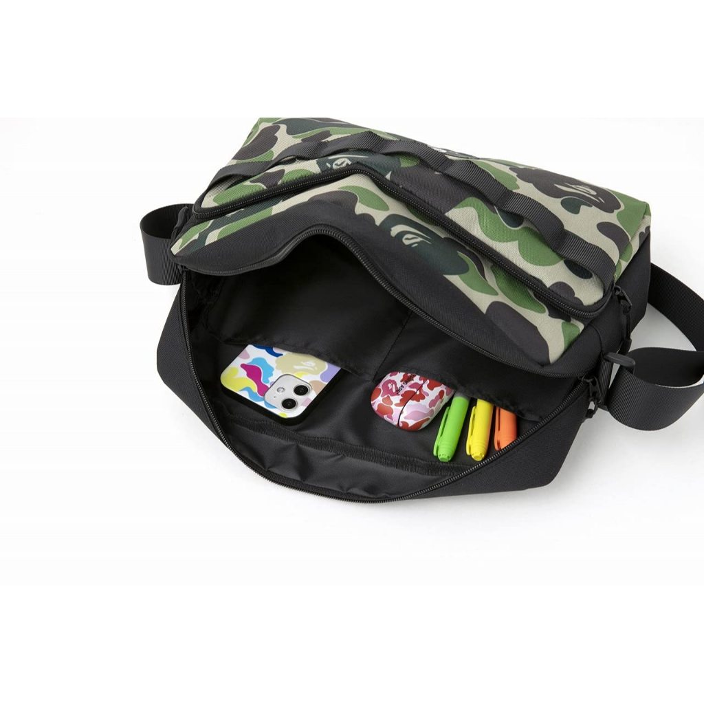 กระเป๋า ​BAPE สะพายข้าง ลายพราง ใบใหญ่ ใส่ไอแพดได้😍