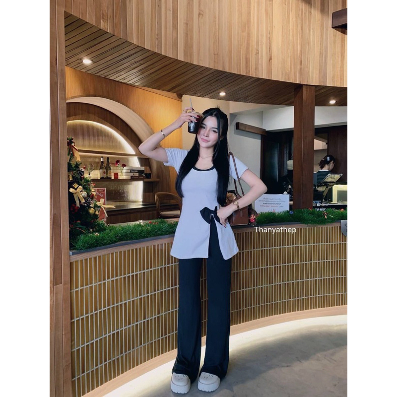 TYT ลุคชิวๆเซท2ชิ้นเสื้อคอยูแต่งโบวใส่สบายๆ มาพร้อมกางเกงขาม้าทรงสุดฮิตสีเทาใส่แล้วผอมเพียวสุด ใส่ได