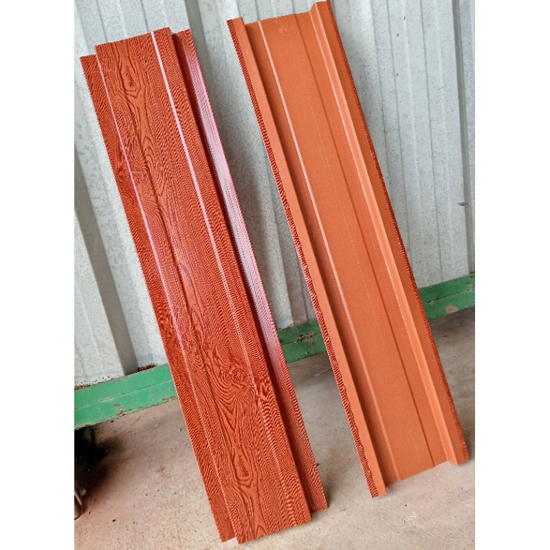 รั้ว ระแนง เมทัลชีท สําเร็จรูป ลายไม้สักแดง ลดราคา หนา0.35มิล 10-13cm.0.50-1.80ซม. ด้านหลังแผ่นสีส้ม