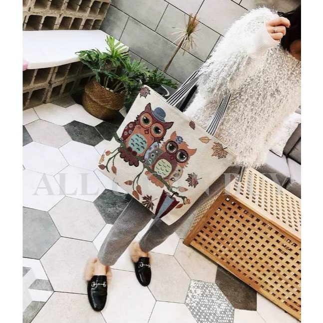 ALL U CAN BUY กระเป๋าสายพายผู้หญิงลายนกฮูก(สินค้ามีตำหนิ ขายราคาขาดต่ำกว่าทุน หัวซิปหัก)