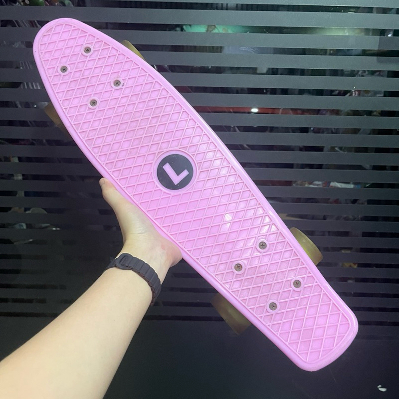 Skateboard สเก็ตบอร์ด สีชมพู **มือสอง**