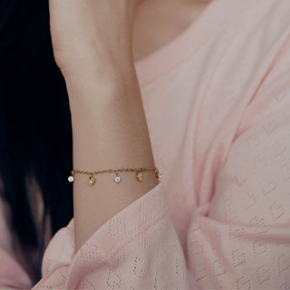 Love struck bracelet / สร้อยข้อมือจี้หัวใจล้อม