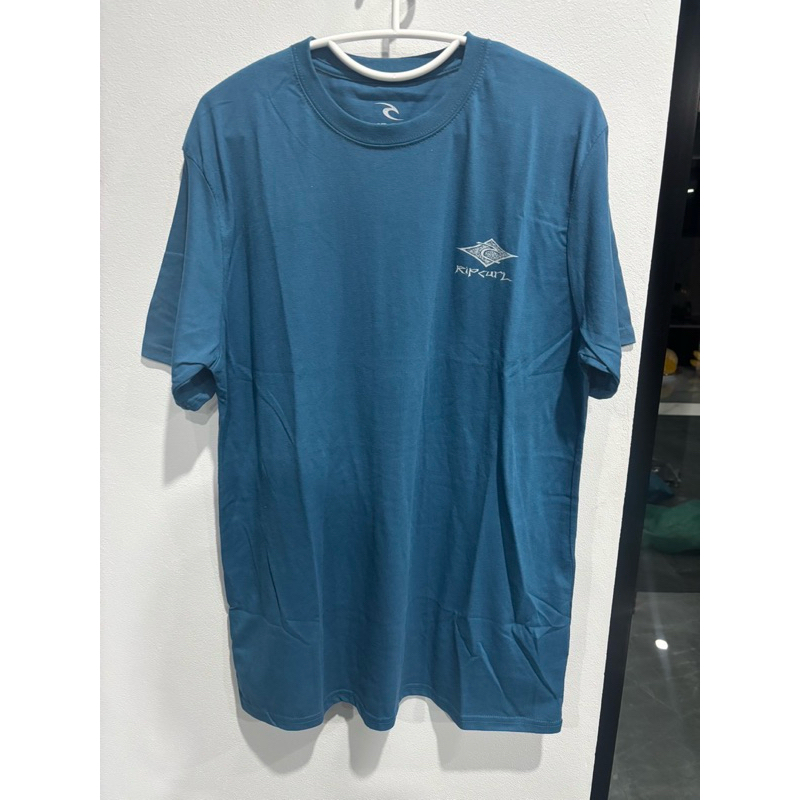 Rip curl เสื้อยืด ของแท้ ของใหม่ มือ1 ไซค์ S M L XL ลายเดียวกันมีหลายสี อ่านรายระเอียดก่อนสั่ง มีสินค้าพร้อมส่งไวทุกวัน