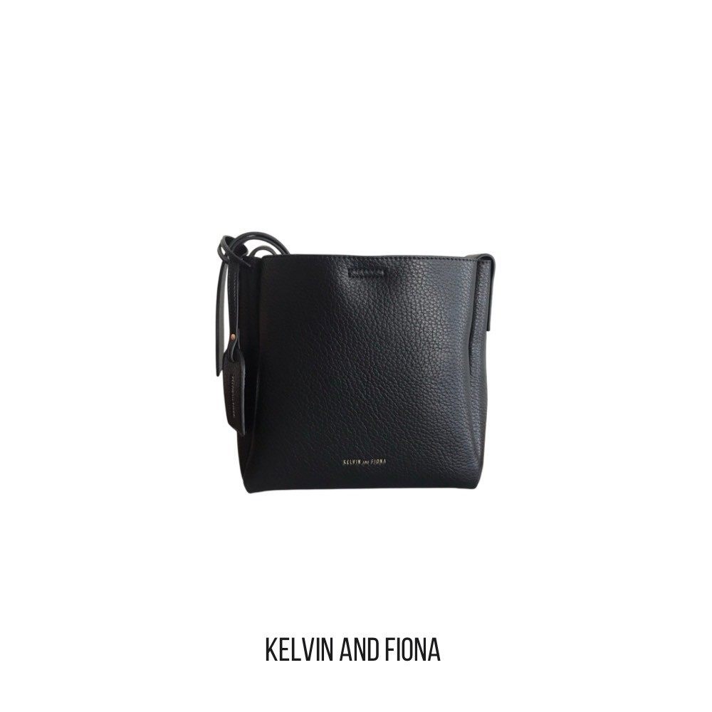 KELVIN AND FIONA กระเป๋าสะพายข้าง