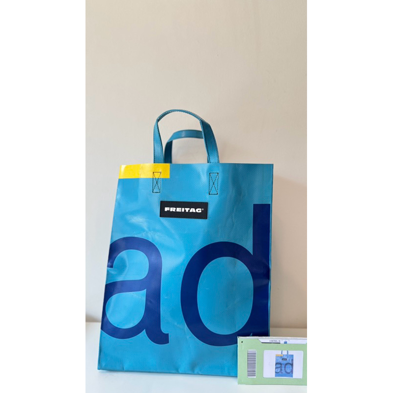 FREITAG F52  MIAMI VICE อักษะ ad , R