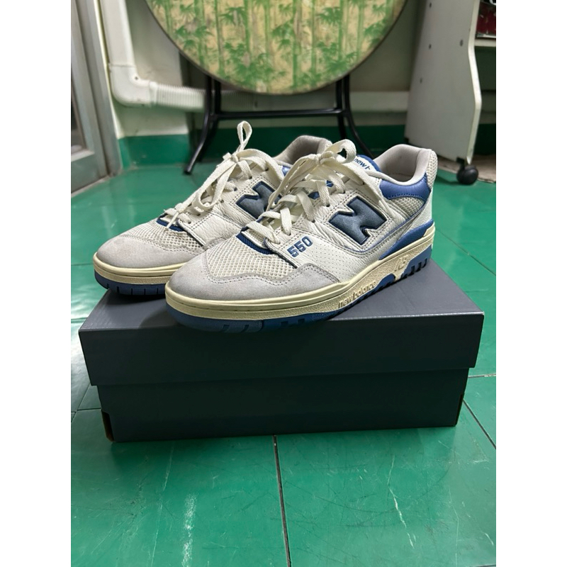 New Balance 550 Men ผู้ชาย สีขาวน้ำเงิน 9 UK / 9.5 US มือสอง สภาพดีมาก ของแท้ 100% ซื้อมาจาก JD