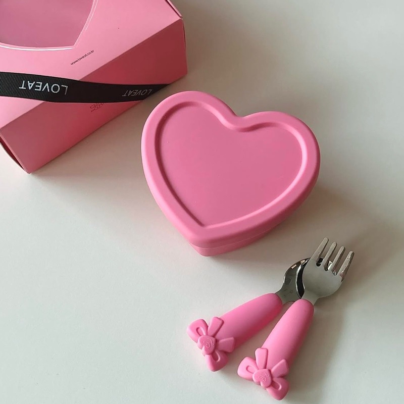 [Loveat]  พร้อมส่ง  Heart Bowl ถาดใส่ขนมซิลิโคนรูปหัวใจพร้อมฝาปิด Loveat เกาหลี รุ่นใหม่สําหรับเด็กทารก