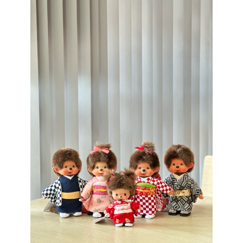 monchhichi ใส่ชุดยืนโชว์ หลายแบบ ให้เลือก จากญี่ปุ่น ของแท้ % พร้อมส่งใน