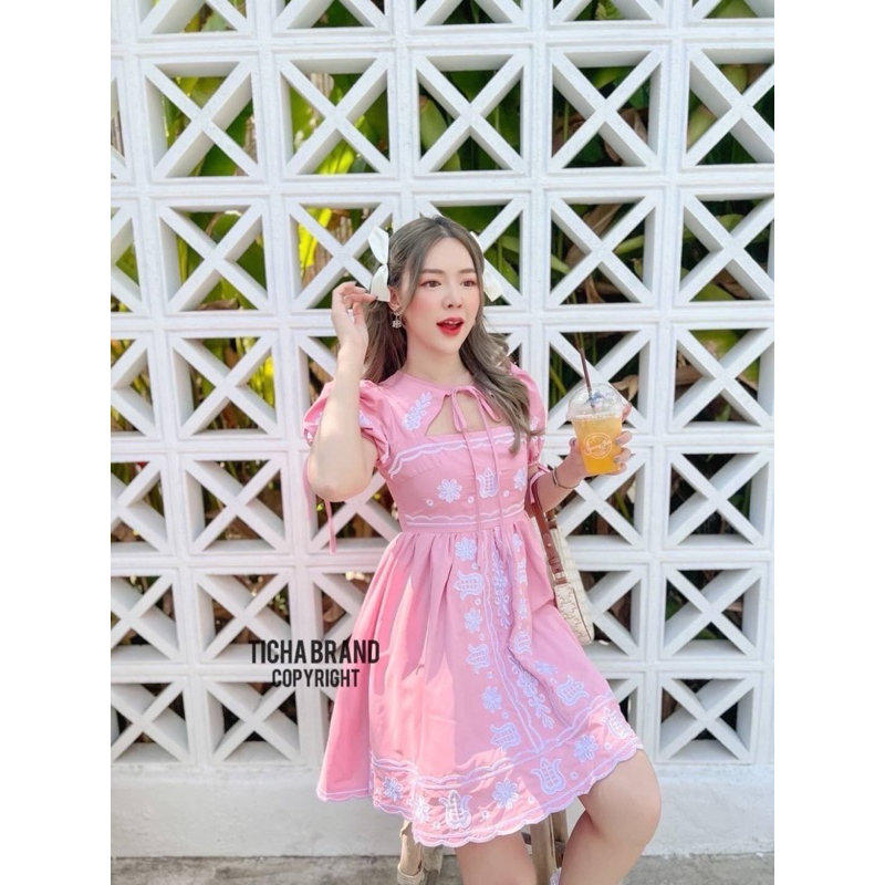 เดรสประจำชาติแขนตุ๊กตากระโปรงบานทรงน่ารักแบรนด์Thicha