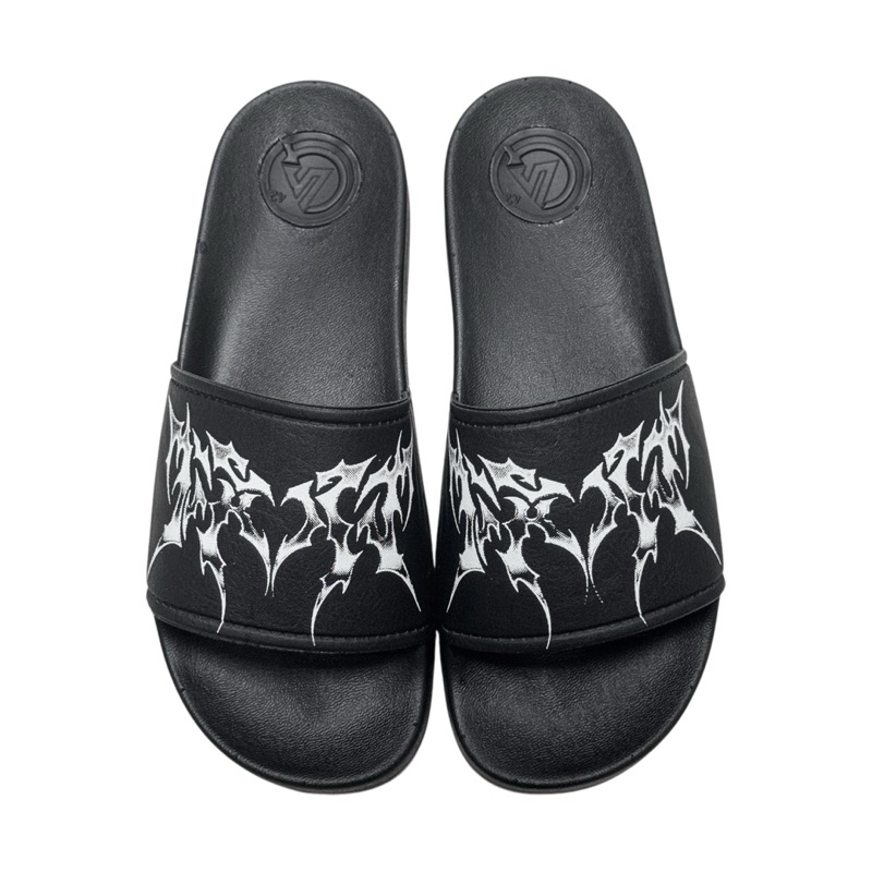 NEW! รองเท้าแตะผู้ชายแนว Looker gang 40-45 เพิ่ม 1 ไซส์ รองเท้าแตะแบบสวม ลายไม่ซ้ำใคร พื้นนิ่มใส่สบาย (ไร้หัวใจ)