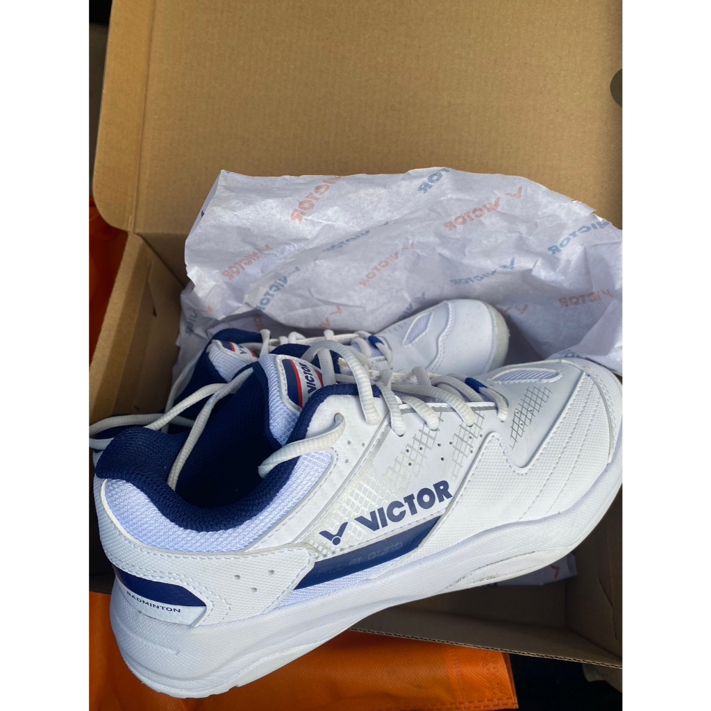 VICTOR รองเท้ากีฬาแบดมินตัน รุ่น A301