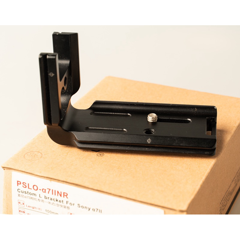 SUNWAYFOTO PSLO-a7IINR L Plate/Bracket for Sony A7II & A7R II A7RIII Camera RRS/Arca Compatible