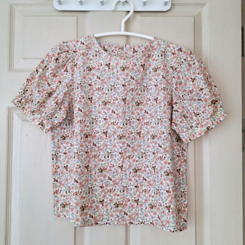 🍒One Friday Shop🍒**ส่งต่อ** เสื้อลายดอก แขนตุ๊กตา มือสอง แบรนด์ Dazy สภาพดีมาก