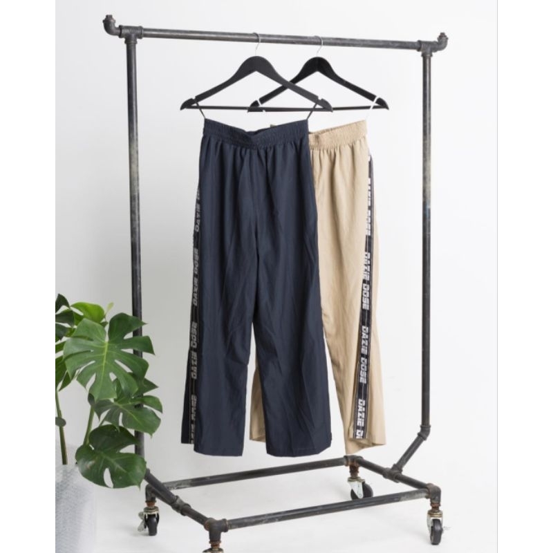 กางเกง​ Sneaka Villa Dazie Summer Studio #New