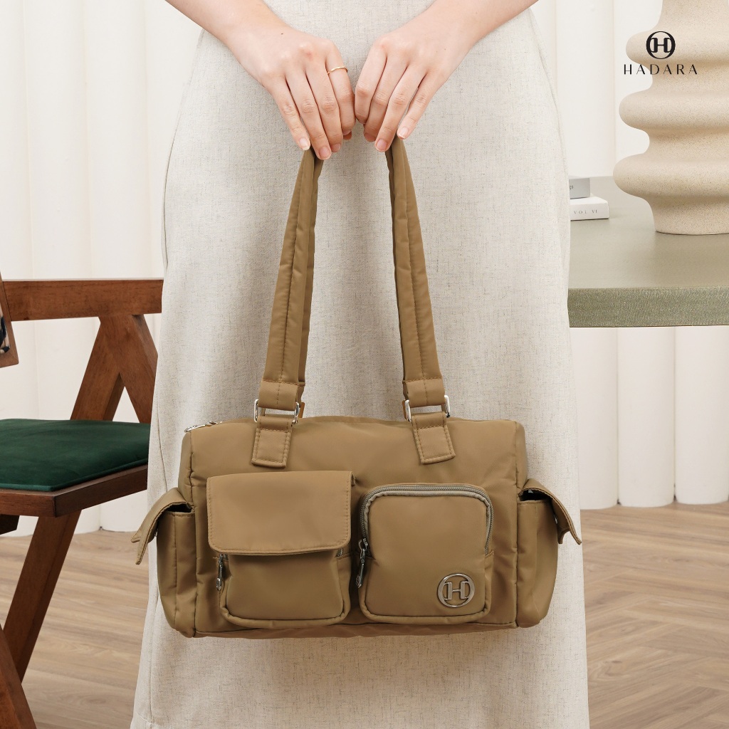 Hadara Classic 56 กระเป๋าสะพายข้าง Deluxe Nylon กันน้ำได้ 80% น้ำหนักเบาเพียง 410 กรัม