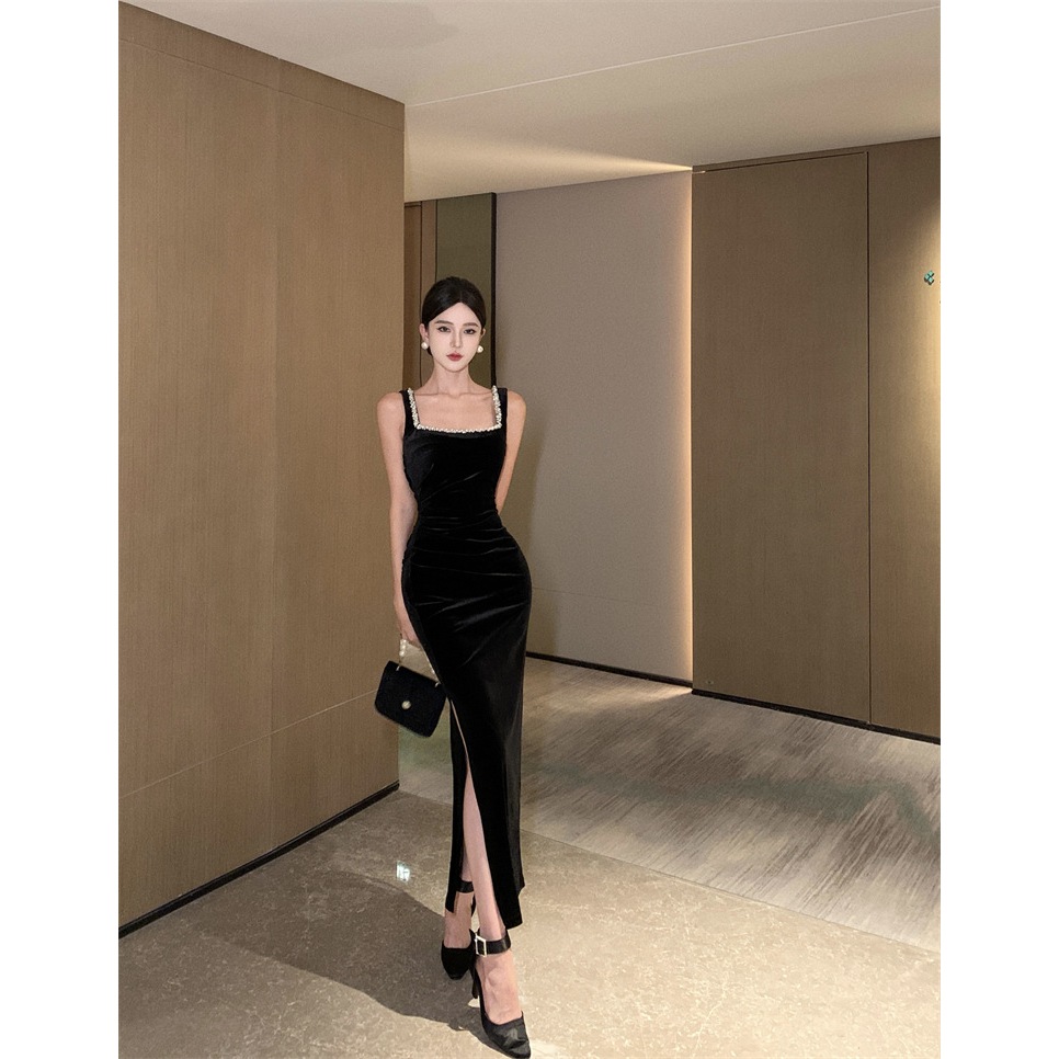 (Dress5-255)พร้อมส่ง Velvet Black Pearl Dress เดรสกำมะหยี่ดำสายเดี่ยว คอประดับมุก คริสตัล รัดรูป หุ่นสวย ออกงาน ราตรี - รูปที่ 4