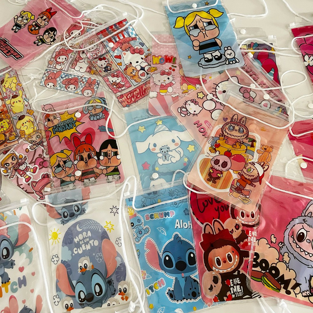 พร้อมส่ง มีซิปรูด3ชั้น มี20สีให้เลือก กระเป๋ากันน้ำ ลายการ์ตูน เล่นสงกรานต์  ซองกันน้ำ สายปรับได้